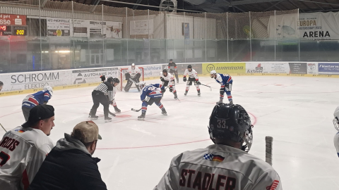 Bully-Aufstellung beim Testspiel des EVF in Bad Wörishofen