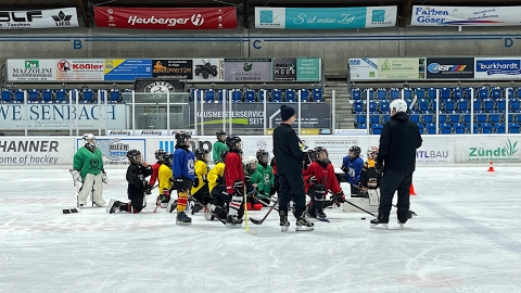 Nachwuchsspieler des EVF im Trainingslager in Füssen