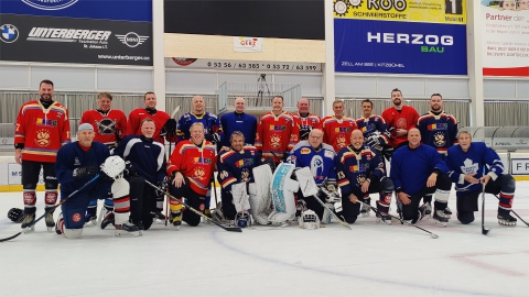 Die Oldies des EV Fürstenfeldbruck auf dem Eis im Trainingslager im Oktober 2024 in Kitzbühel