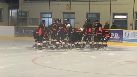 Die U20 Spielgemeinschaft ESV Dachau / EV Fürstenfeldbruck beim Heimspiel gegen den ESC Geretsried