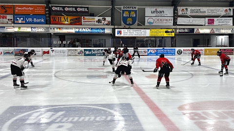 Der EVF testete am Freitagabend (03.10.2025) beim ESV Gebensbach.
