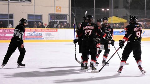 So schnell wie möglich will der EVF in die Erfolgsspur und beim nächsten Heimspiel wieder nach viele Toren jubeln.