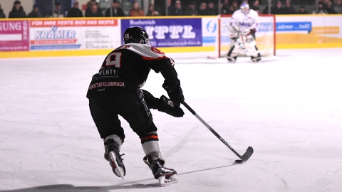 Michael Lackner läuft aufs Tor der Gäste zu - Archivaufnahme Februar 2025