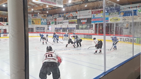 Bully im Drittel des SC Forst beim Testspiel zwischen den Gastgebern und dem EV Fürstenfeldbruck am 18.09.2026